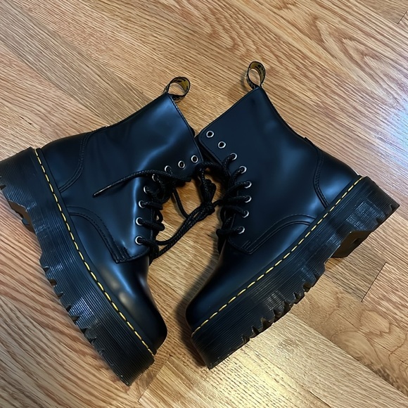 Dr Martens Jadon Smooth Leather Platform Boots Size 7 NEW - Picture 7 of 14